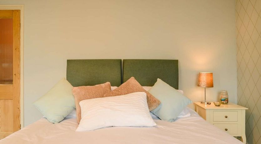 Photo of 2 Bed in Milford Haven