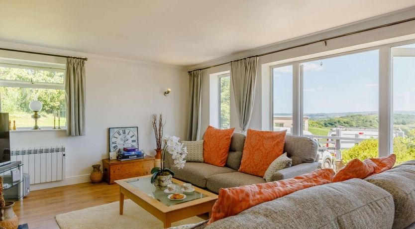 Photo of 2 Bed in Bridport