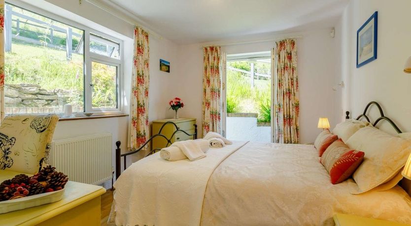 Photo of 2 Bed in Bridport