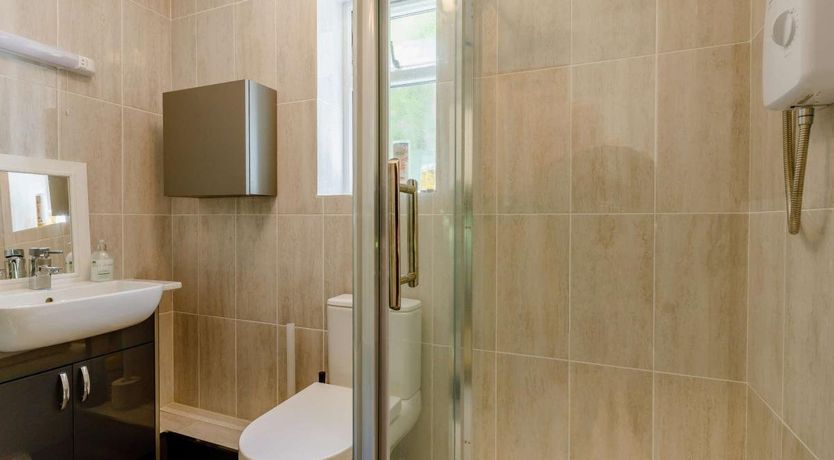 Photo of 2 Bed in Bridport