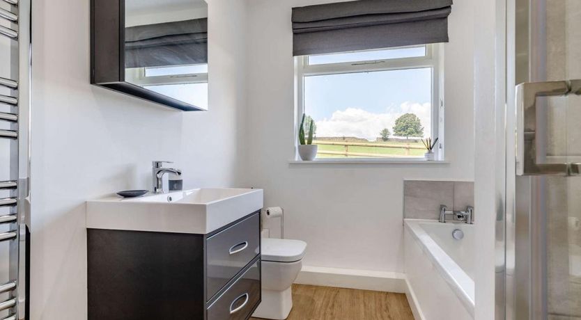 Photo of 3 Bed in Ashford In The Water