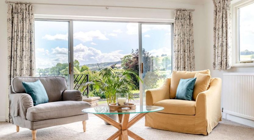 Photo of 3 Bed in Ashford In The Water