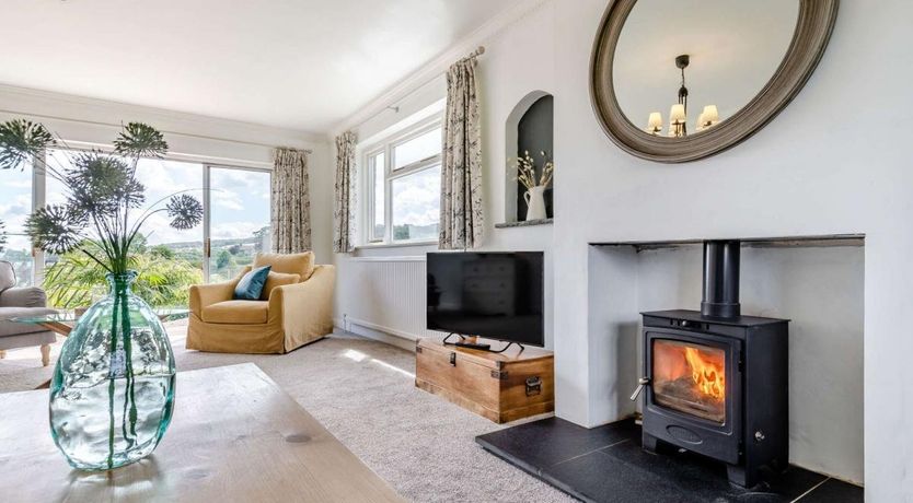 Photo of 3 Bed in Ashford In The Water