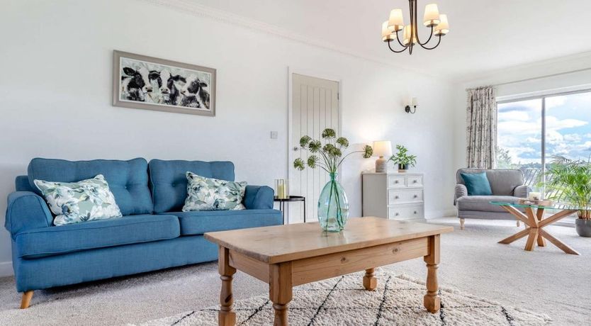 Photo of 3 Bed in Ashford In The Water