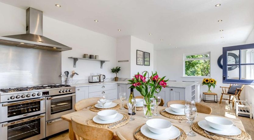 Photo of 3 Bed in Ashford In The Water