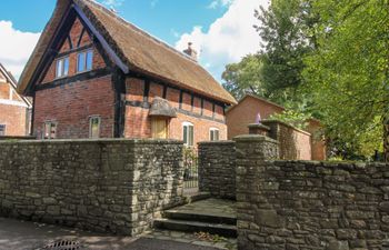 Manor Cottage Holiday Cottage