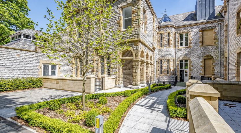 Photo of Alice House Stone Cross Mansion