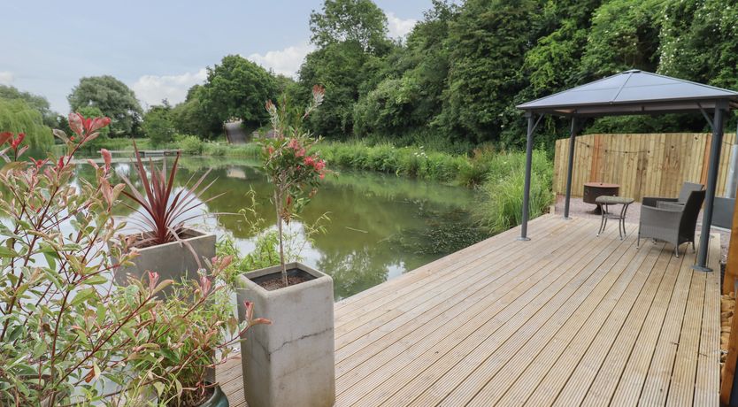 Photo of Maple Lodge at Bridge Lake Farm & Fishery