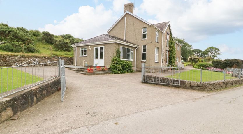 Photo of Dinas Farmhouse Annex