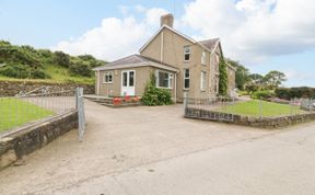 Photo of Dinas Farmhouse Annex