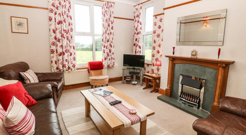 Photo of Dinas Farmhouse Annex