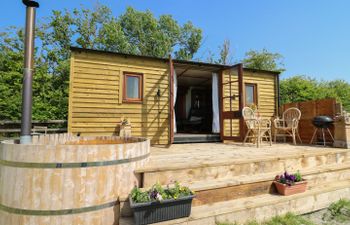 Hawthorn Hut Holiday Cottage