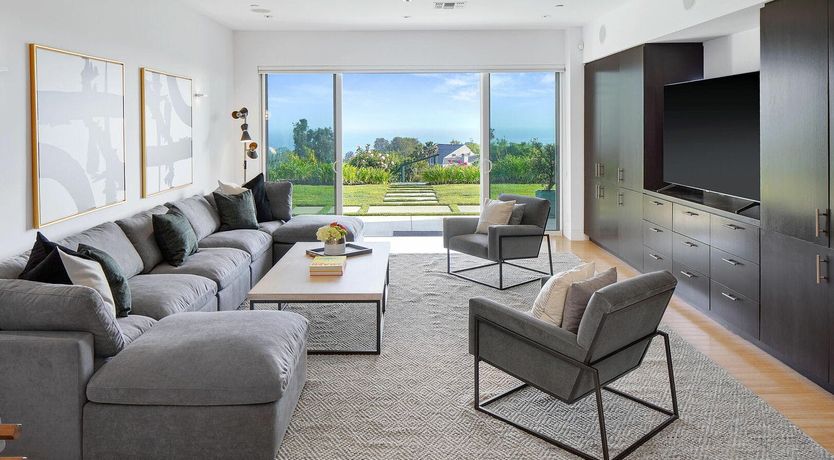 Photo of The Blue Jasmine