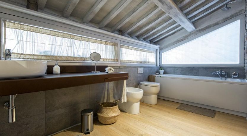 Photo of A Gift of Laurel