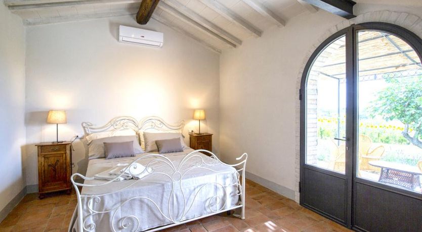 Photo of A Gift of Laurel