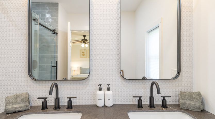 Photo of Ponder & Wander