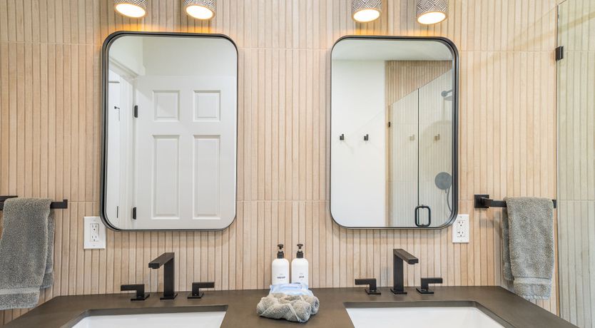 Photo of Ponder & Wander