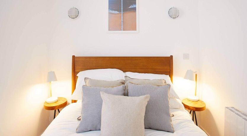 Photo of Harbour Glimpse