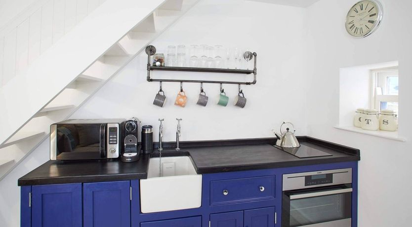 Photo of Harbour Glimpse