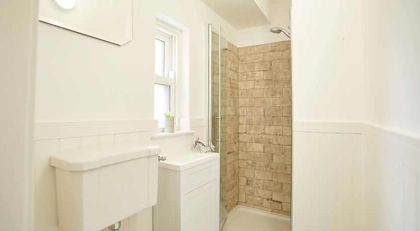 Photo of Harbour Glimpse