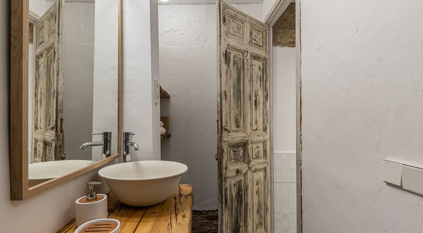 Photo of Artistic Heights