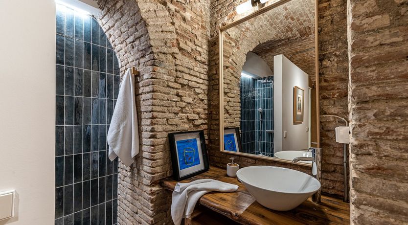 Photo of Artistic Heights