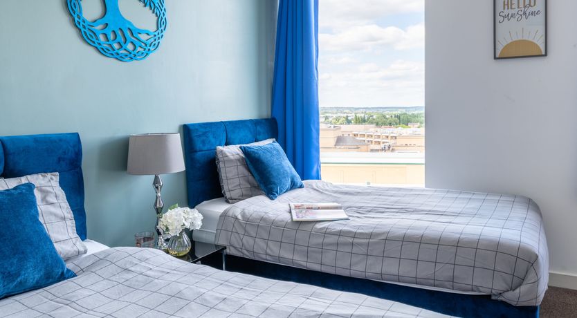 Photo of Velvet & Pink