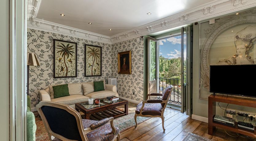 Photo of The Palace Window