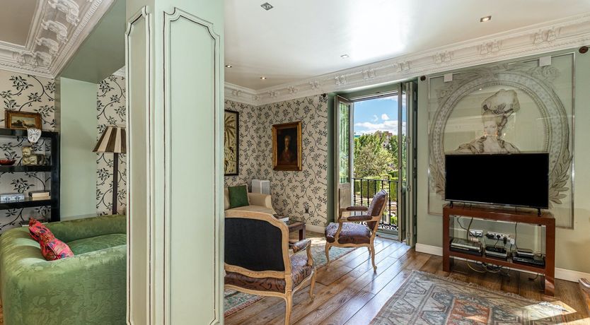 Photo of The Palace Window