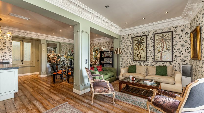 Photo of The Palace Window