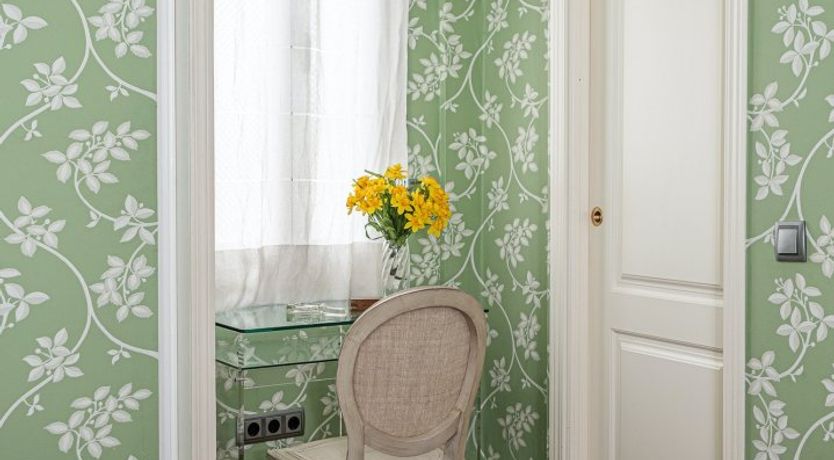 Photo of The Palace Window