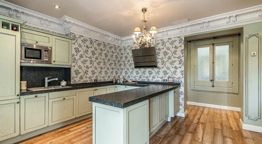 Photo of The Palace Window