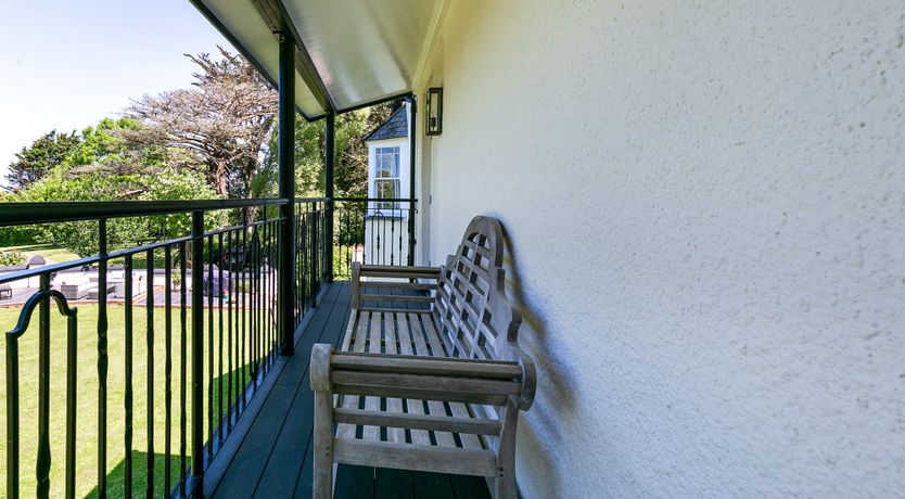 Photo of Champagne & Ice