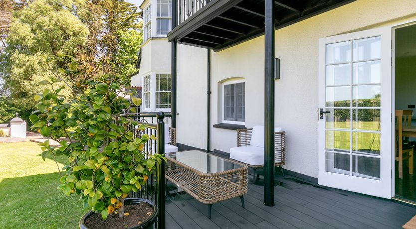 Photo of Champagne & Ice