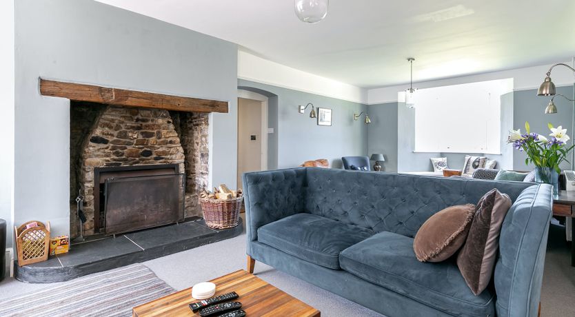 Photo of Champagne & Ice