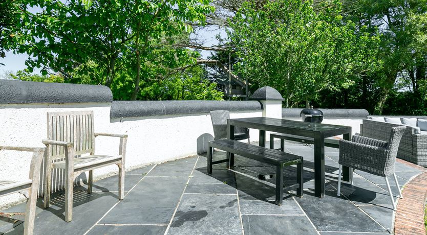 Photo of Champagne & Ice