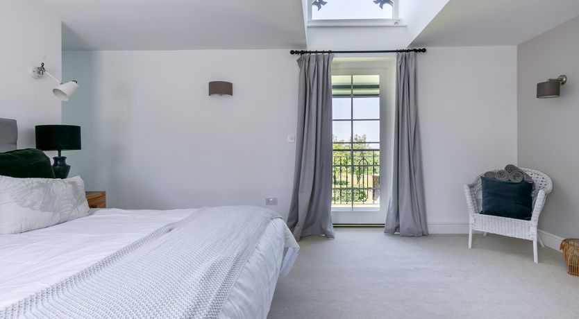 Photo of Champagne & Ice