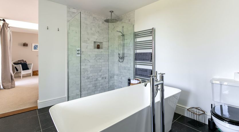 Photo of Champagne & Ice