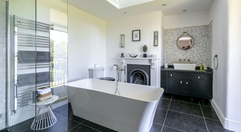 Photo of Champagne & Ice