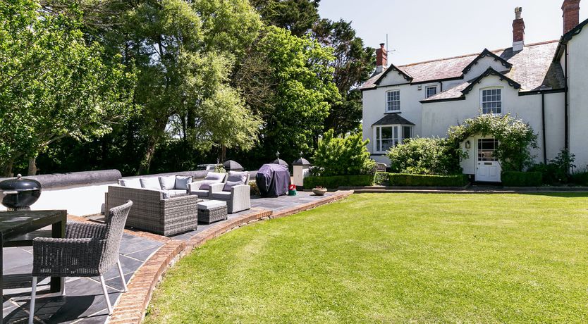 Photo of Champagne & Ice