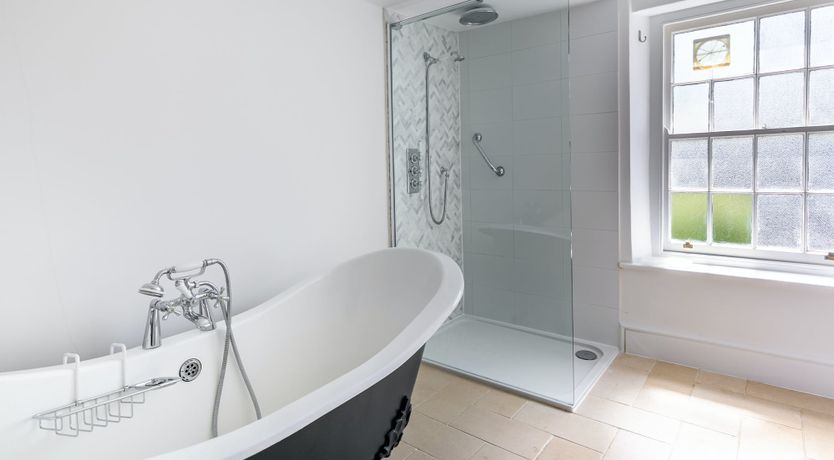 Photo of Champagne & Ice