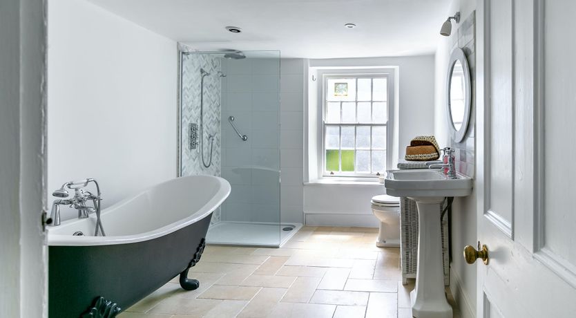 Photo of Champagne & Ice