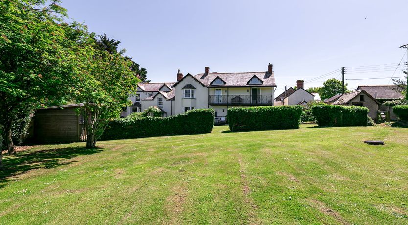 Photo of Champagne & Ice