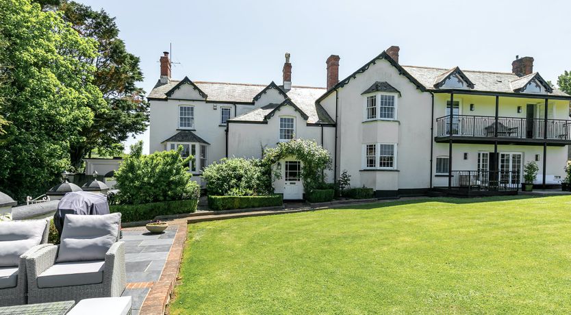 Photo of Champagne & Ice