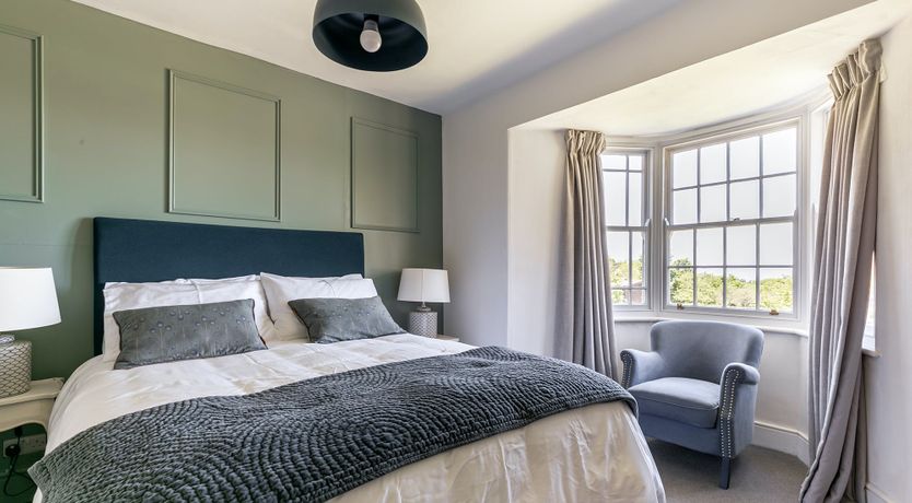 Photo of Champagne & Ice