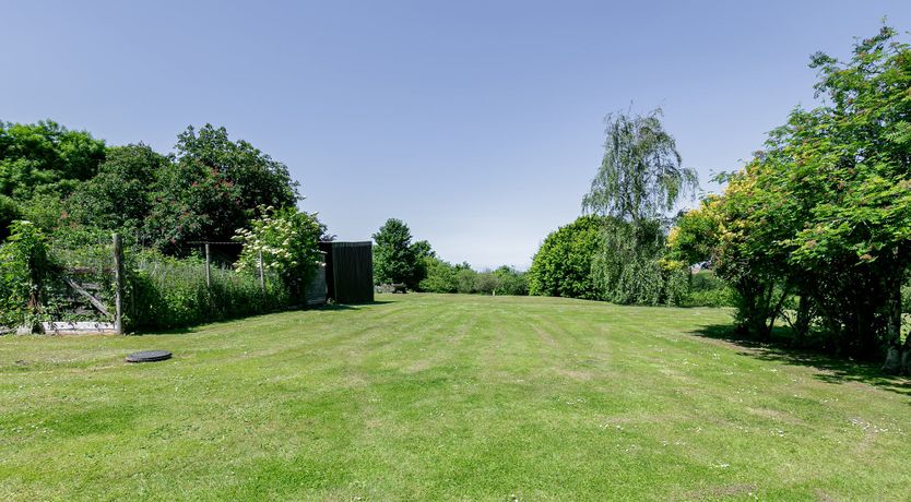 Photo of Champagne & Ice