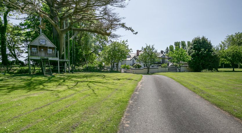 Photo of Champagne & Ice