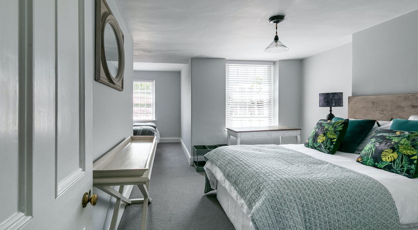 Photo of Champagne & Ice