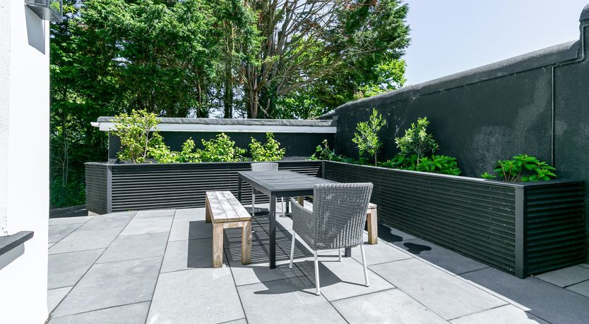 Photo of Champagne & Ice