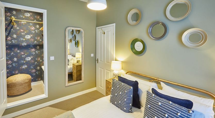 Photo of Fox & Wreath